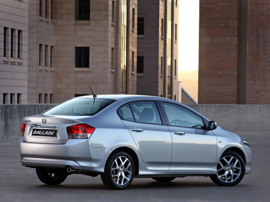  Honda Ballade 2011 года  (фото 16 из 21)